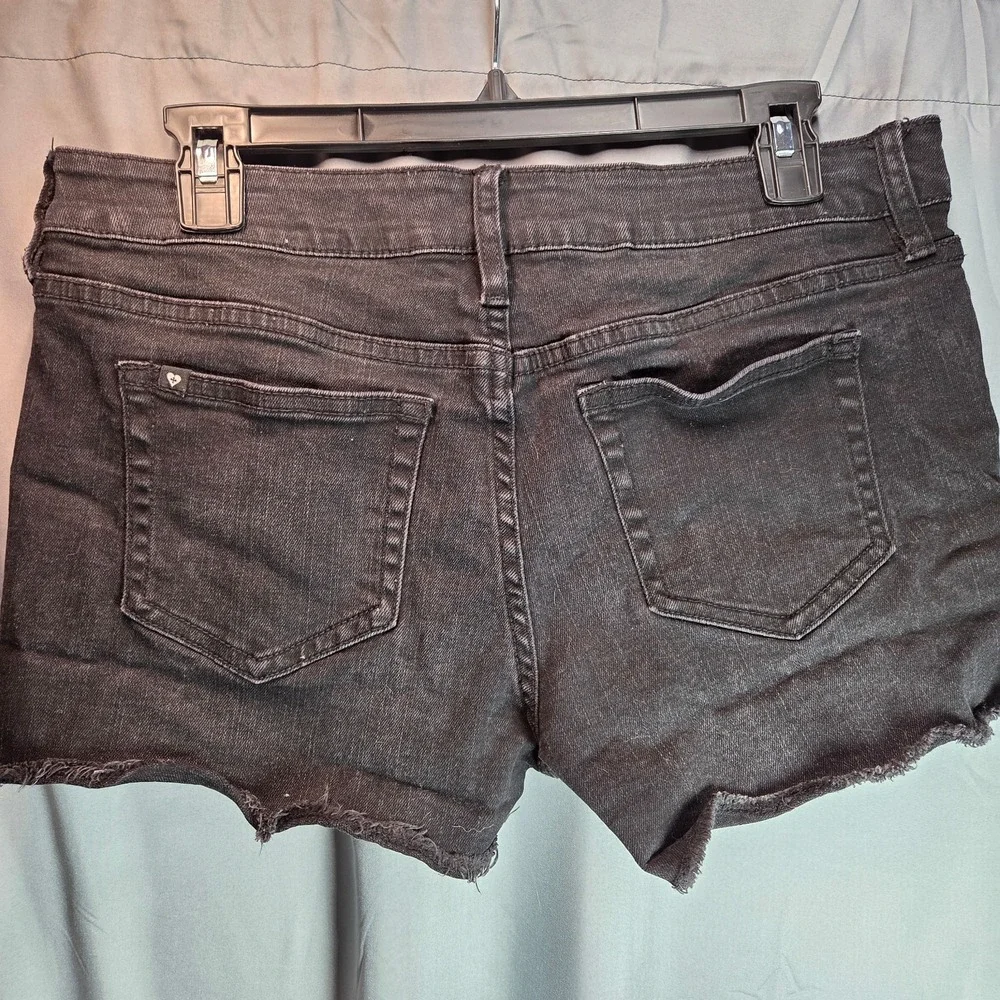Blackheart Skull & Rose Embroidered Low Rise Size 11 Black Shorts - Picture 4 of 8